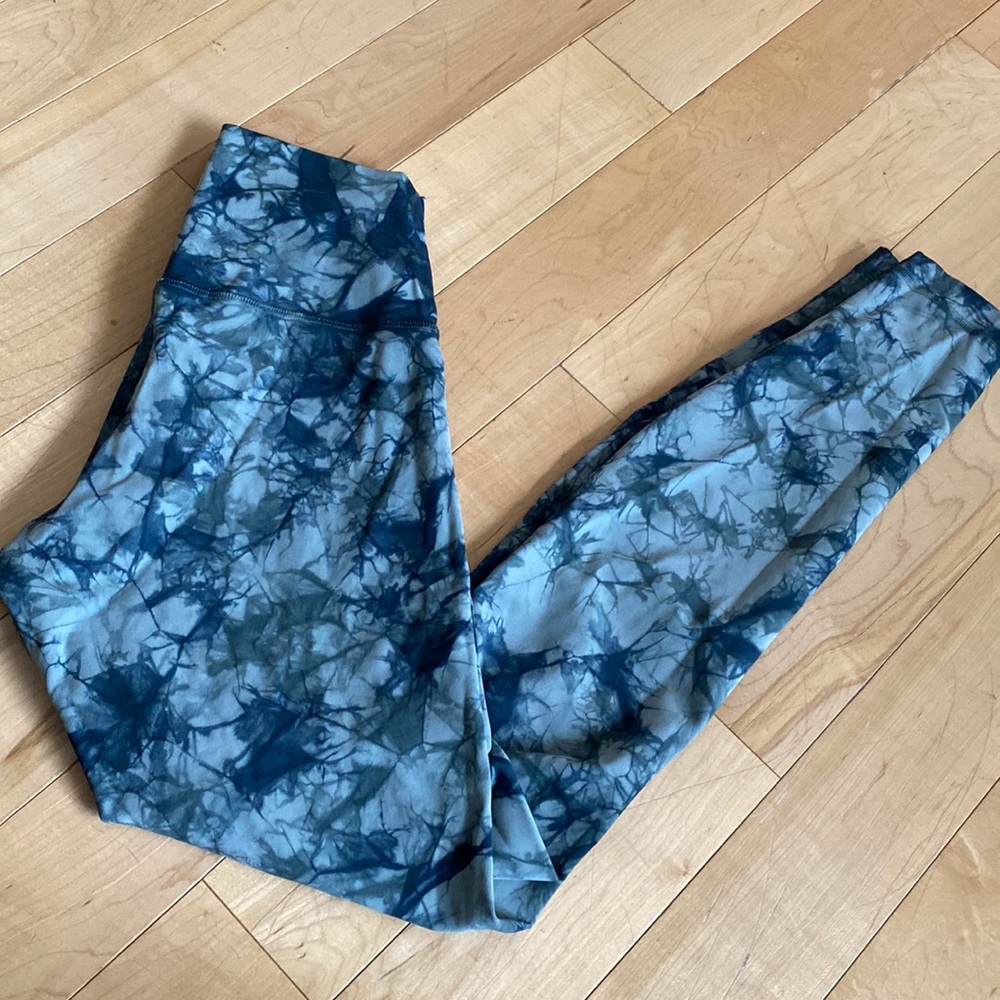 Wunder under size 4 EUC tie dye